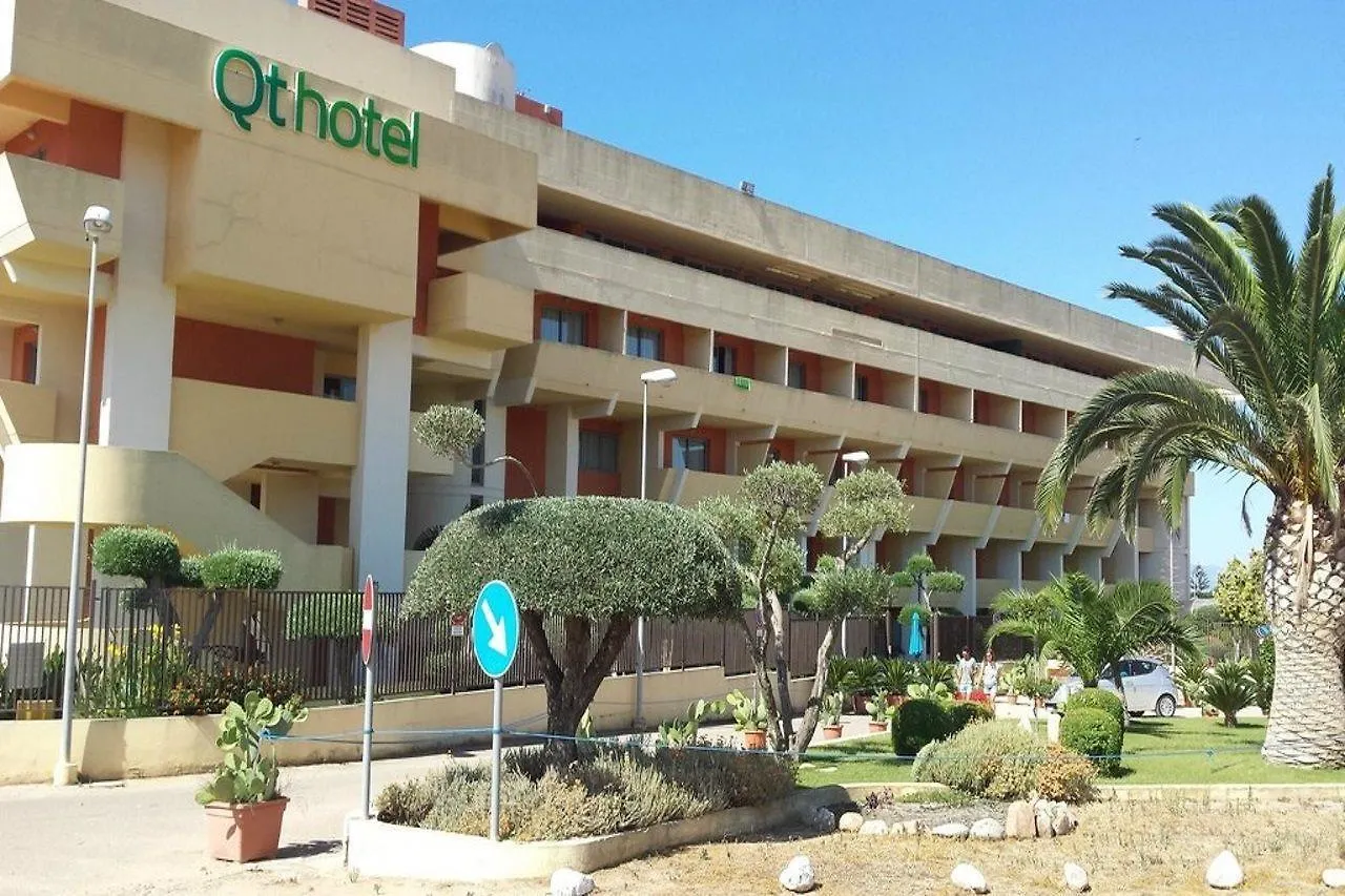 Qt Hotel Quartu SantʼElena 4*,
